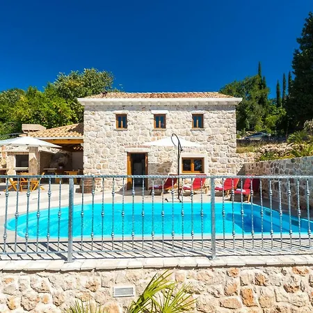 Holiday Marina - Private Swimming Pool *