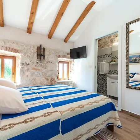 Marina - Private Swimming Pool Nyaraló *