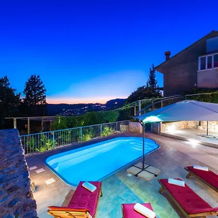 Holiday Marina - Private Swimming Pool *