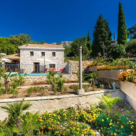 Holiday Marina - Private Swimming Pool Mlini