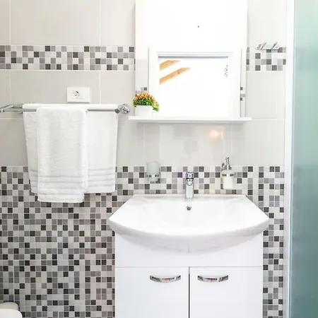 Holiday Marina - Private Swimming Pool Nyaraló Mlini