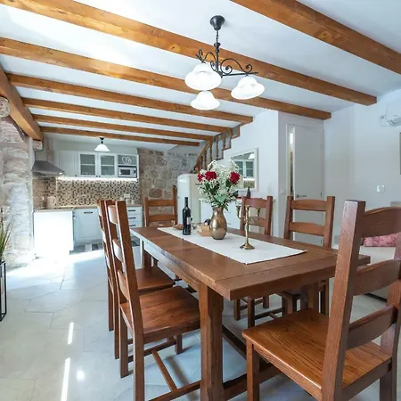 Holiday Marina - Private Swimming Pool Nyaraló Mlini