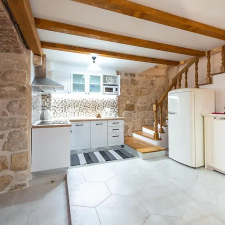 Holiday Marina - Private Swimming Pool Nyaraló Mlini