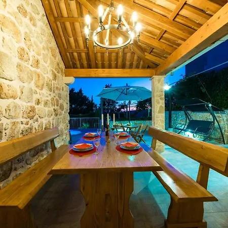 Holiday Marina - Private Swimming Pool *