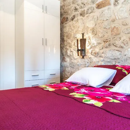 Holiday Marina - Private Swimming Pool Mlini