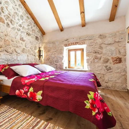 Nyaraló Holiday Marina - Private Swimming Pool