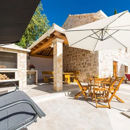 Holiday Marina - Private Swimming Pool Nyaraló