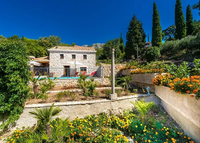 Marina - Private Swimming Pool 米利尼