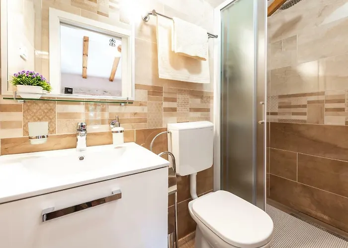 Marina - Private Swimming Pool 米利尼