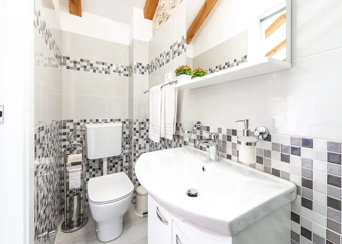 Marina - Private Swimming Pool * 米利尼