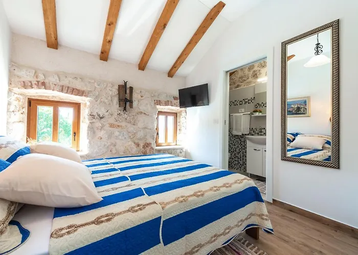 Marina - Private Swimming Pool 度假居 *