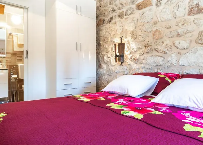 Marina - Private Swimming Pool 米利尼