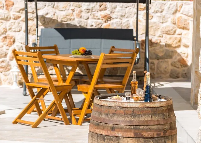 Marina - Private Swimming Pool * 米利尼