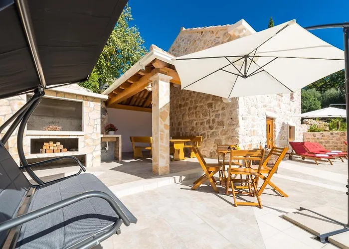 Marina - Private Swimming Pool 度假居