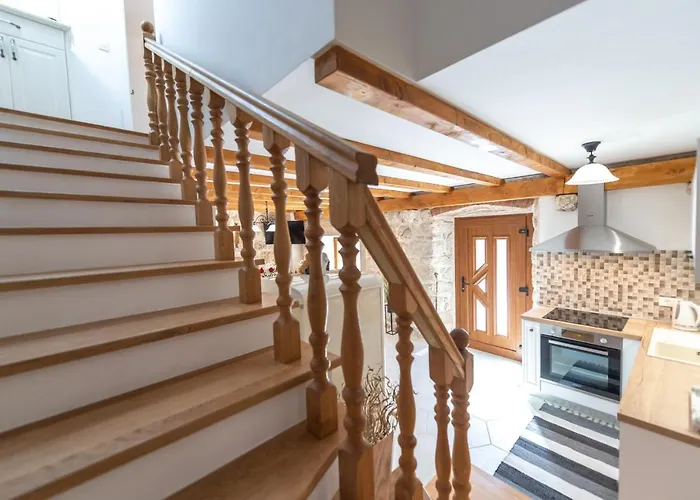 Marina - Private Swimming Pool *